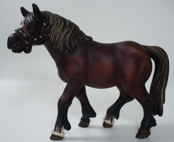  6056 - Pferd Rappe, passend zu 11cm Figuren, lasiert