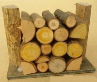 Holzstapel / Hackstötze